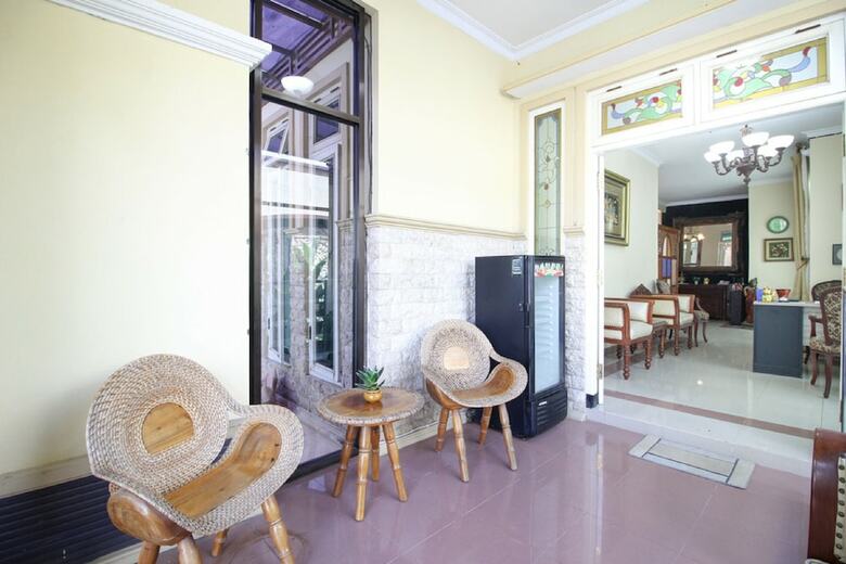 Hotel Reddoorz Plus Near Stie Ykpn