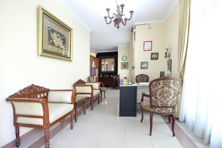 Hotel Reddoorz Plus Near Stie Ykpn