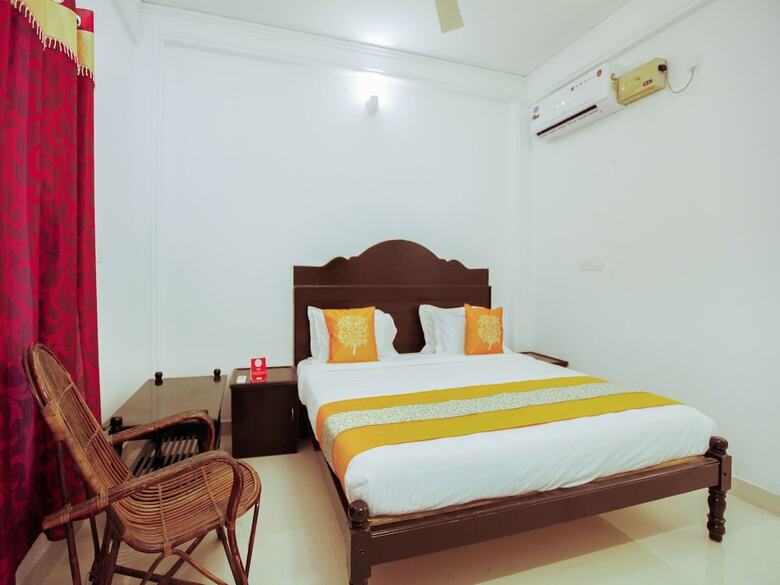 Hotel Oyo 4867 Royal Homes
