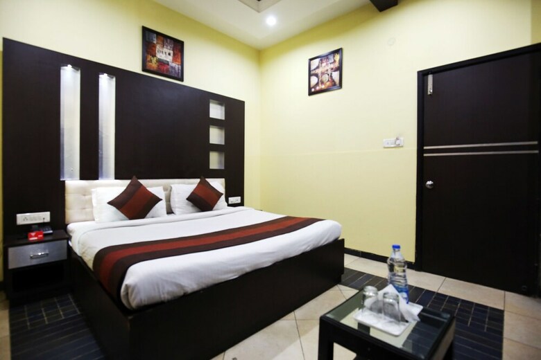Oyo 1673 Hotel Mm Yellowuds
