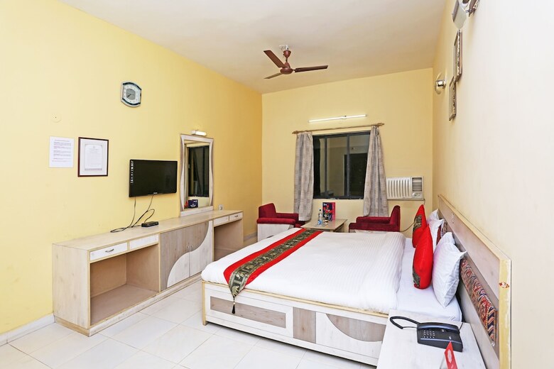 Oyo 4230 Hotel Richi Regency 1