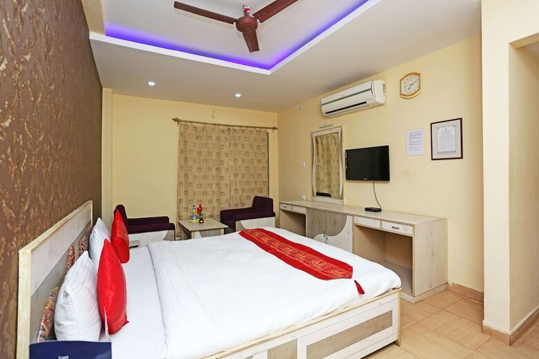 Oyo 4230 Hotel Richi Regency 1