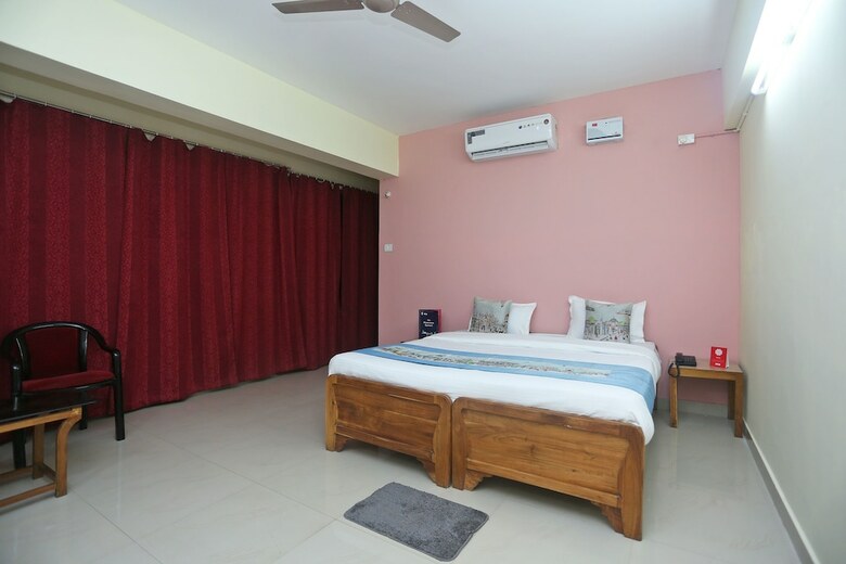 Hotel Oyo 9246 Paradise Inn