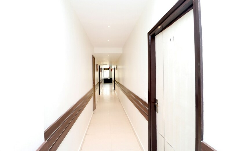 Oyo 3131 Hotel Br Inn