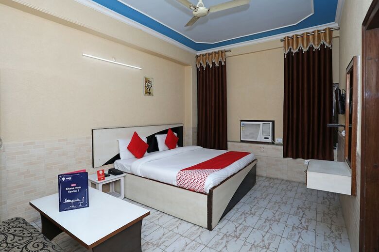 Hotel Oyo 10444 Vasundhra Inn