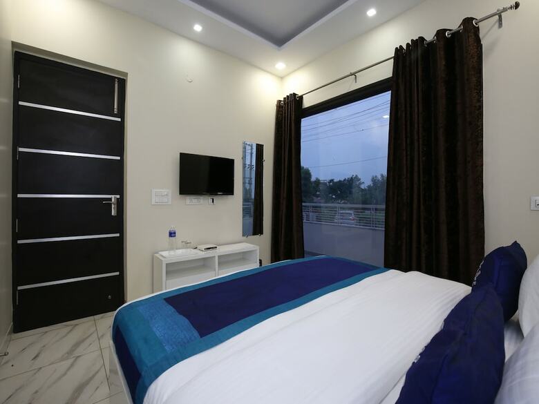 Hotel Oyo 9940 Shashank Villa