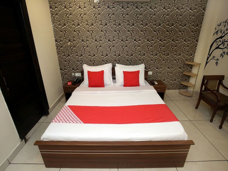 Oyo 9951 Hotel Satkar Avenue