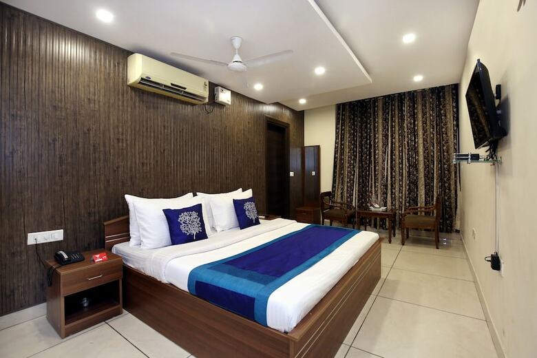 Oyo 9951 Hotel Satkar Avenue