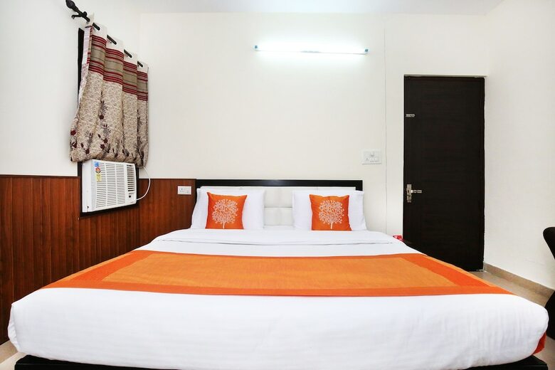 Oyo 10377 Hotel Tango