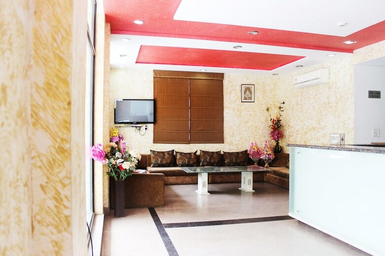 Oyo 9367 Hotel Taj Galaxy