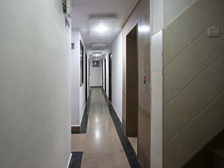 Oyo 9367 Hotel Taj Galaxy