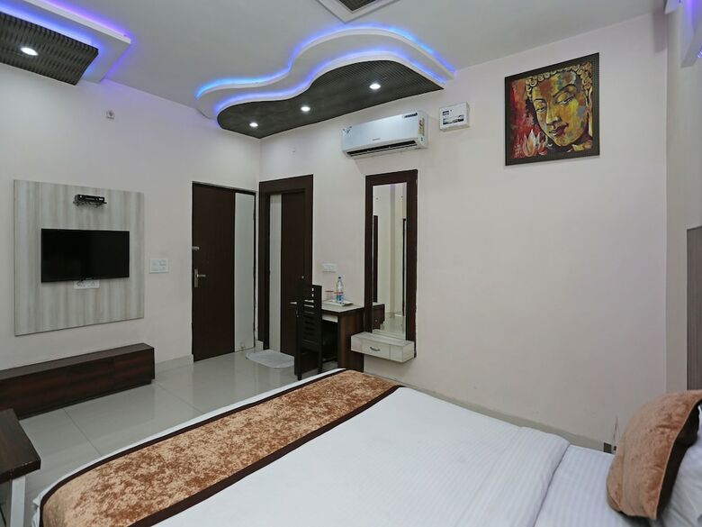 Oyo 3202 Hotel Gayatri Residency