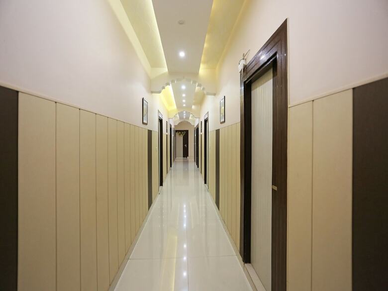 Oyo 3202 Hotel Gayatri Residency