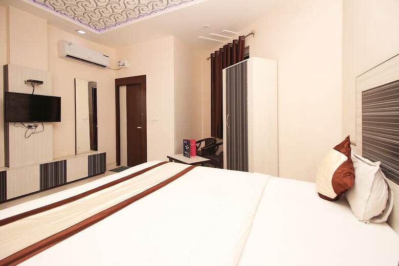 Oyo 3202 Hotel Gayatri Residency