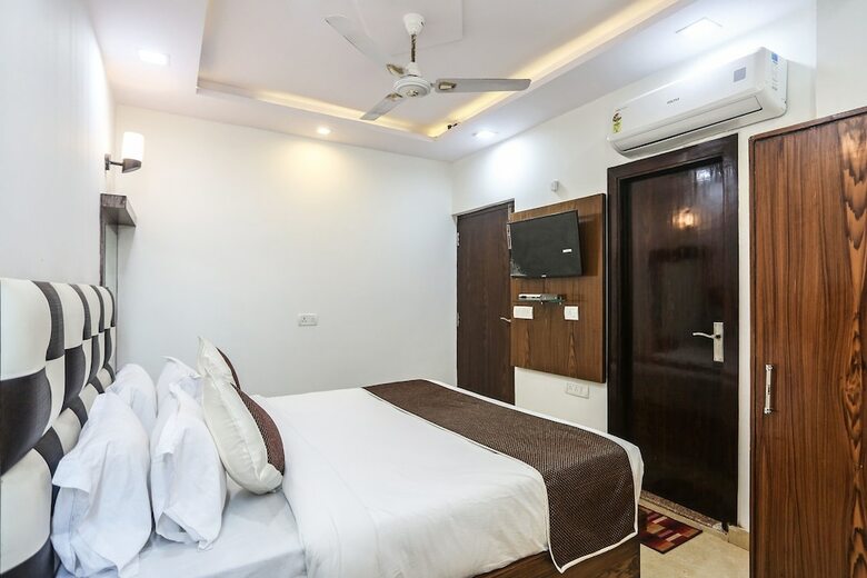 Oyo 6388 Hotel Nr Inn