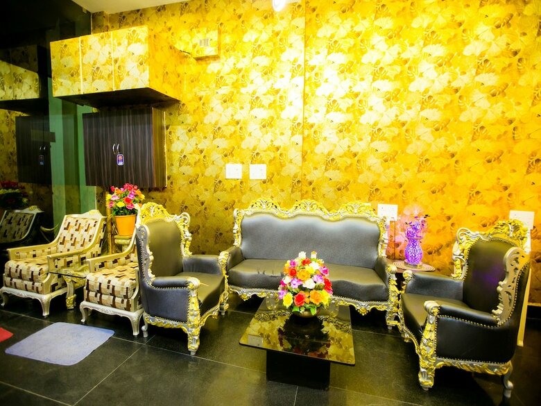 Hotel Oyo 6869 Ecr Grand Residency