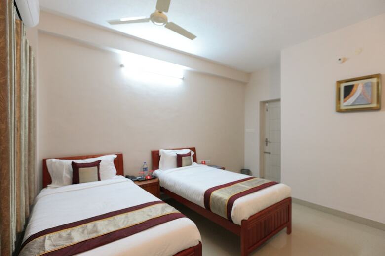 Hotel Oyo 6345 Royce Ebony