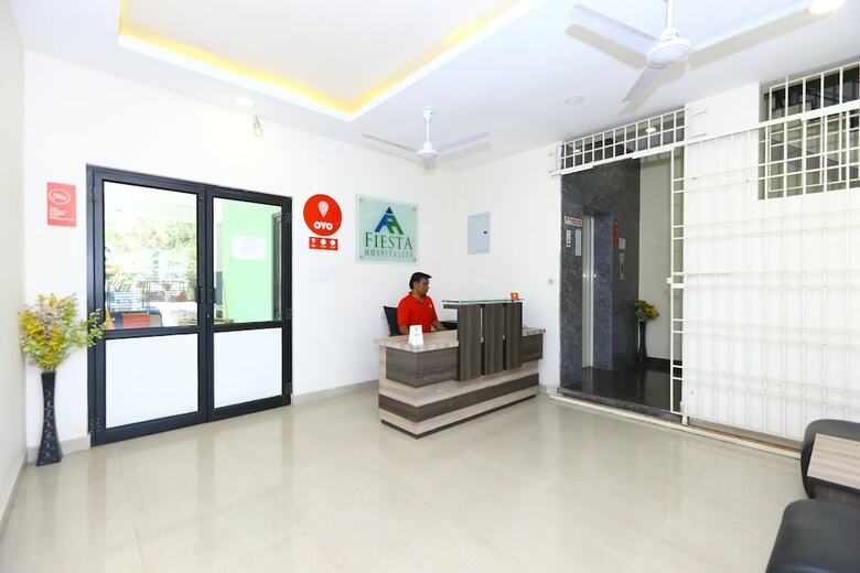Oyo 2612 Hotel Fiesta House
