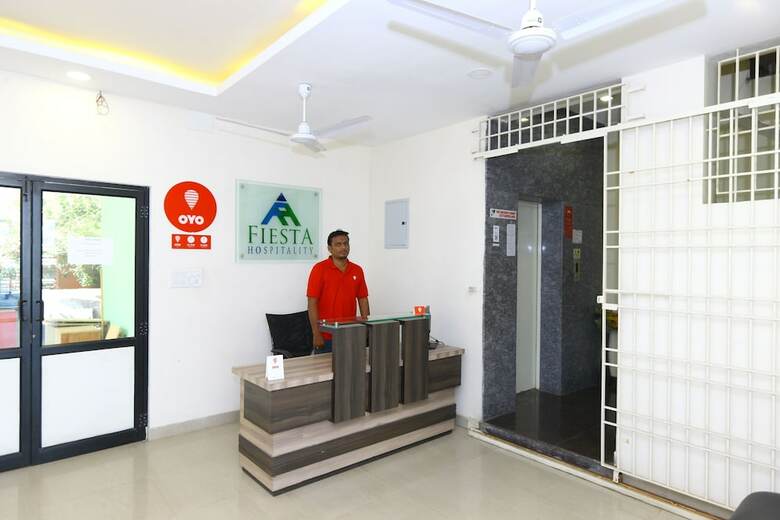Oyo 2612 Hotel Fiesta House