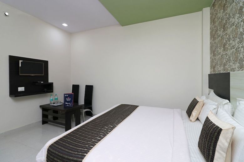 Oyo 10133 Hotel Rama Grand Hs