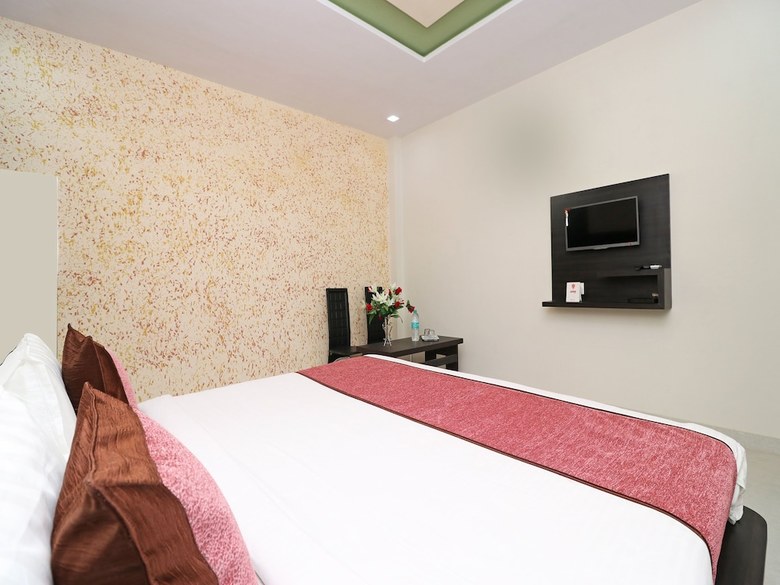 Oyo 10133 Hotel Rama Grand Hs