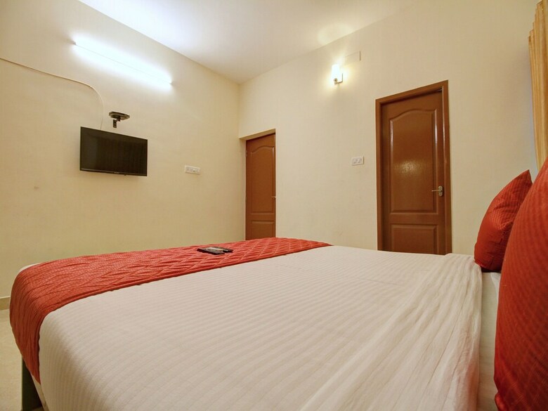 Hotel Oyo 5287 White Glow Apartments