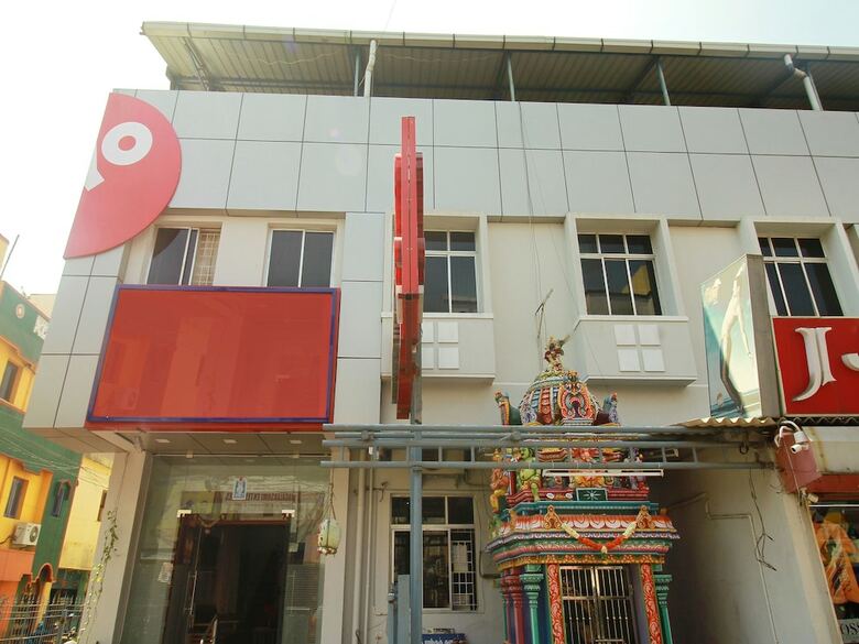 Hotel Oyo 3547 Raj Guru Residency