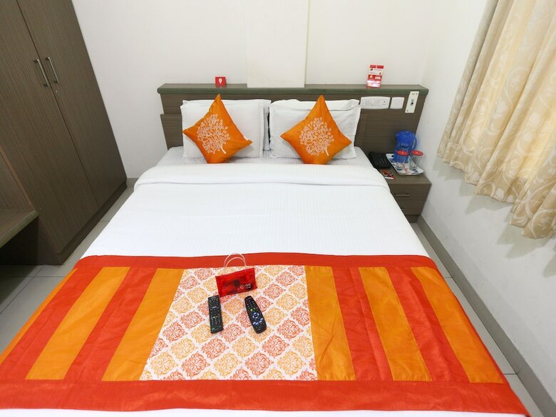 Hotel Oyo 3547 Raj Guru Residency