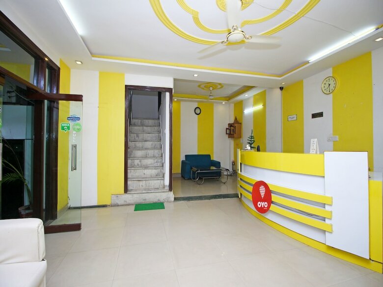 Hotel Oyo 3426 The Grand White Inn