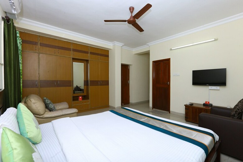 Hotel Oyo 9257 Egmore