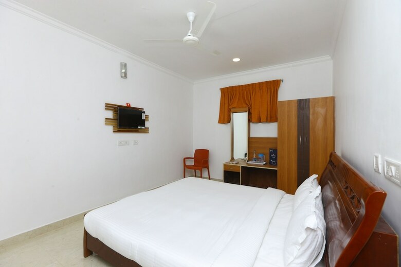Hotel Oyo 9373 Pondy Bazaar