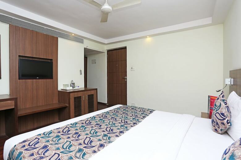 Oyo 9580 Hotel Garnet Inn