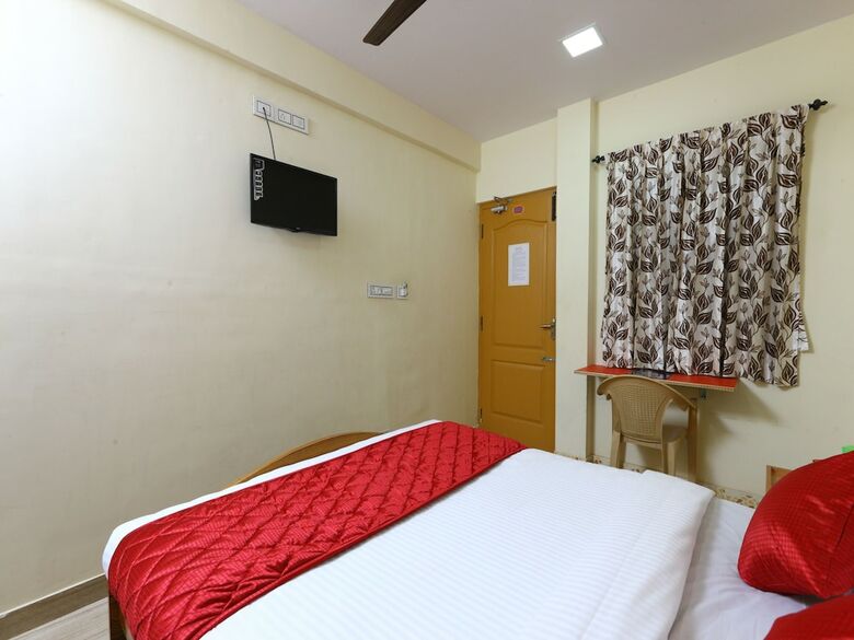Hotel Oyo 8937 Ragu Residency