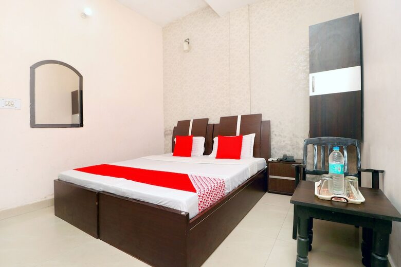 Hotel Oyo 6785 Sunder Bus Stand