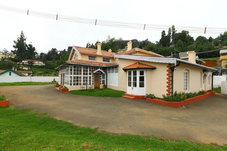 Hotel Oyo 9080 Hillwood Cottages