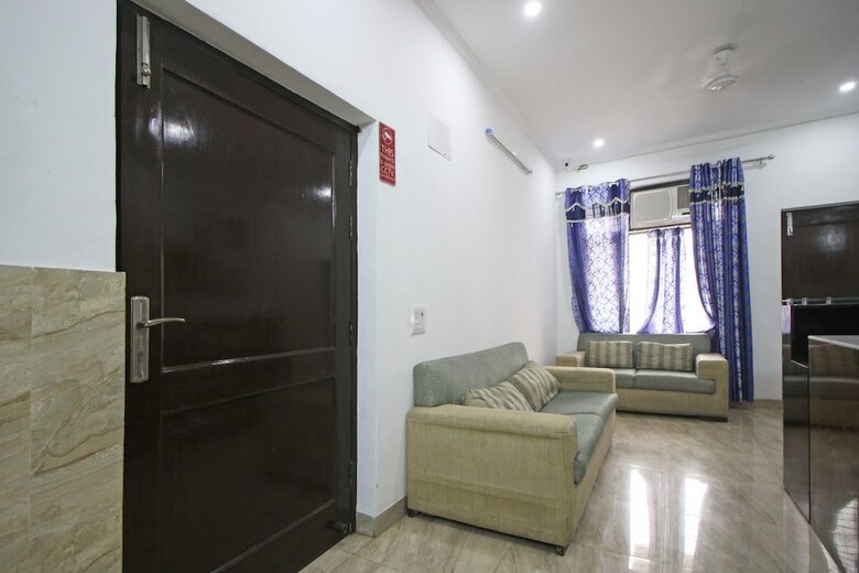 Hotel Oyo 7526 Rising Star Sec 45