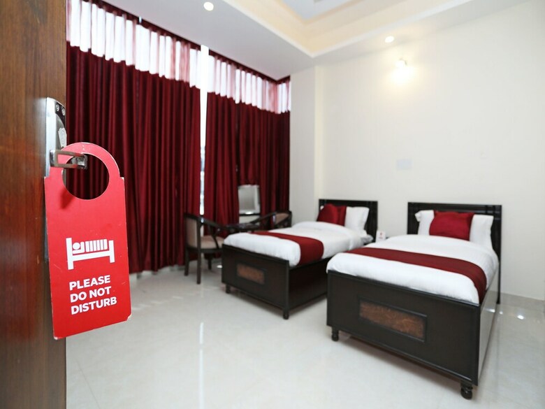 Oyo 9275 Hotel Royal Inn