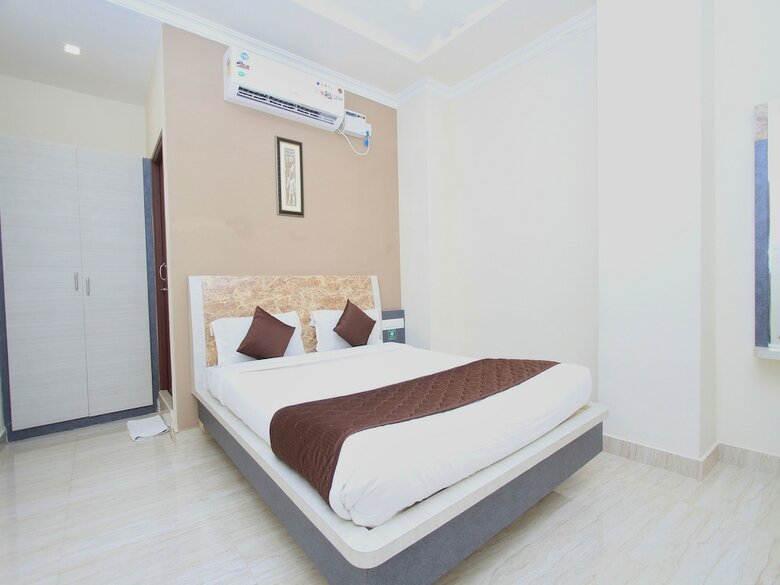 Hotel Oyo 8446 Bouvana Residency