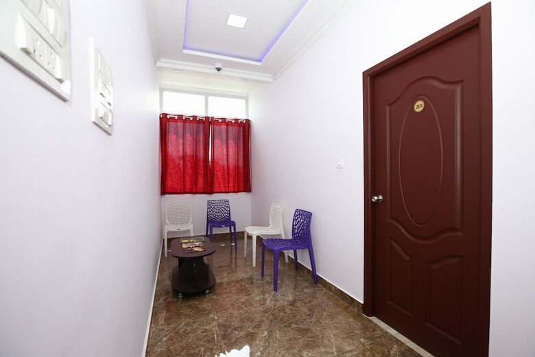 Hotel Oyo 8446 Bouvana Residency