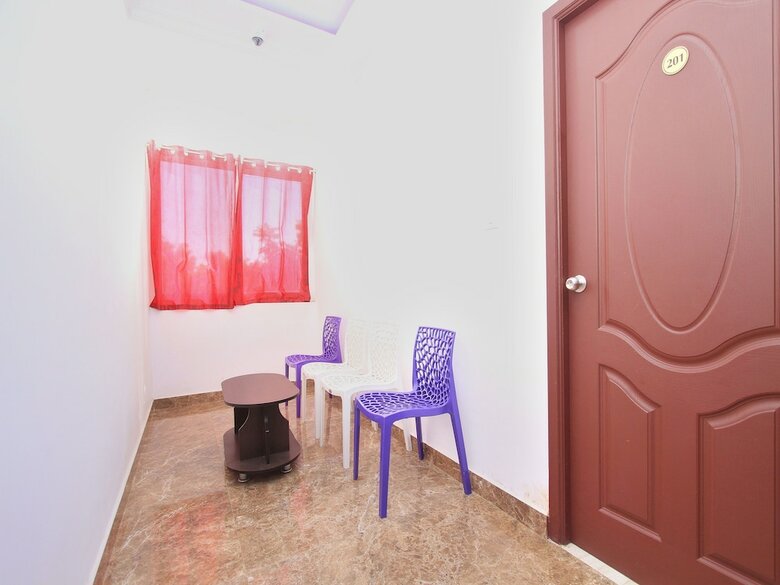 Hotel Oyo 8446 Bouvana Residency