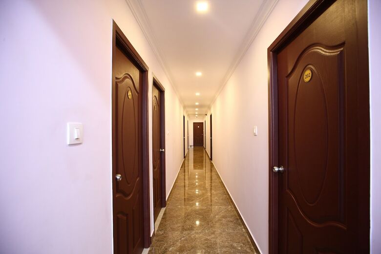 Hotel Oyo 8446 Bouvana Residency
