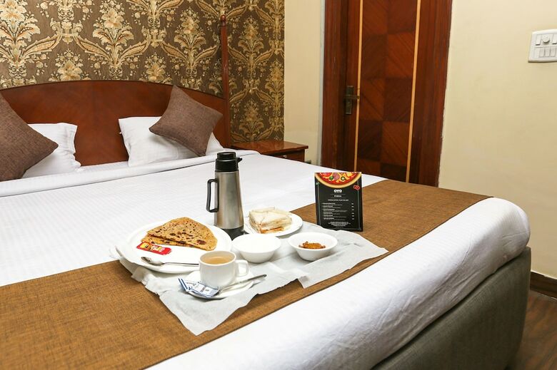 Hotel Oyo 8465 Near Sahara Mall