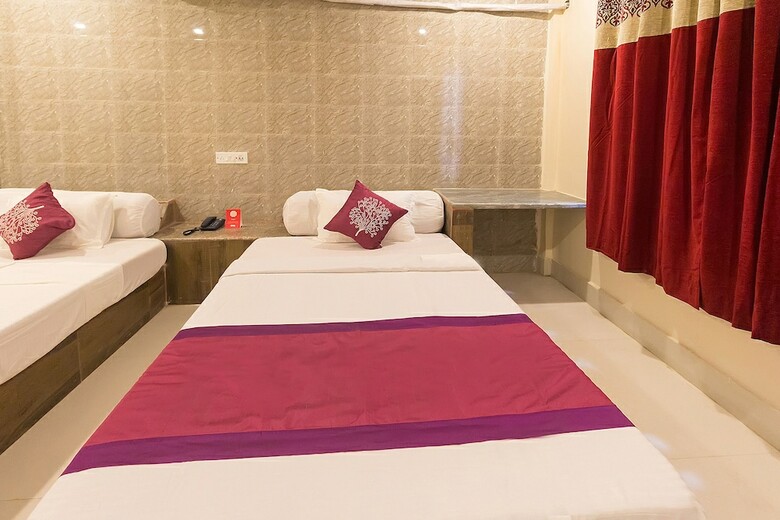 Hotel Oyo 5638 Om Regency I
