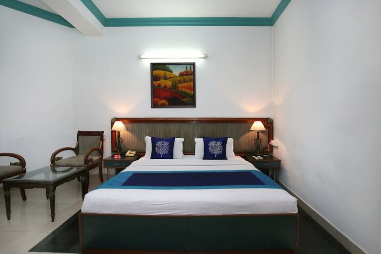 Oyo 9985 Hotel Sekhon Grand