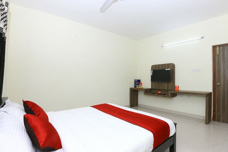 Oyo 10027 Hotel Red Petal