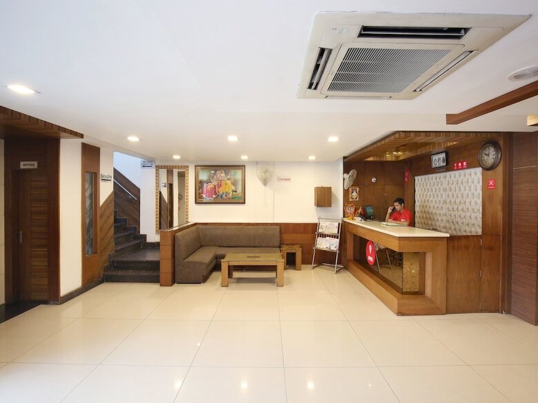 Oyo 10027 Hotel Red Petal