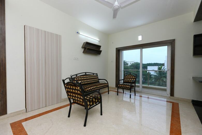 Oyo 10027 Hotel Red Petal
