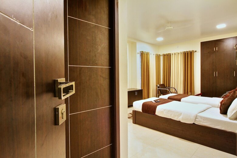 Hotel Oyo 7850 Royal Elite
