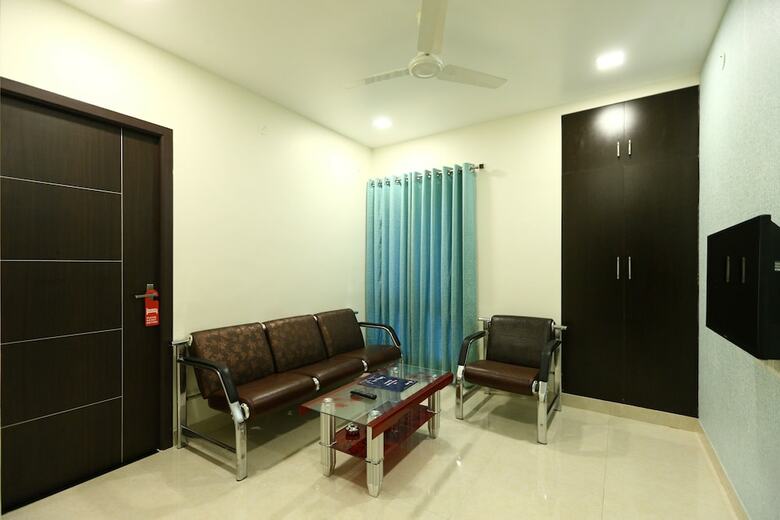 Hotel Oyo 7850 Royal Elite