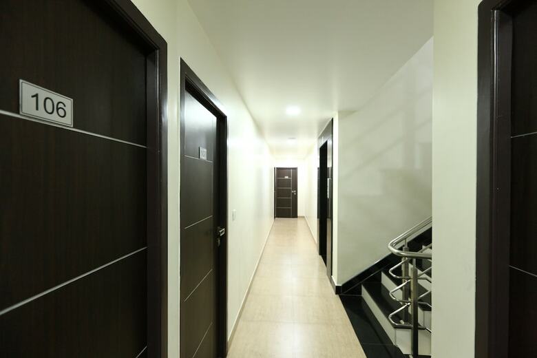 Hotel Oyo 7850 Royal Elite